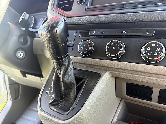 Volkswagen Crafter 19 of 19