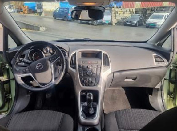 Opel Astra 30 of 30