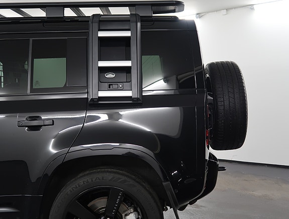Land Rover Defender 7 of 30