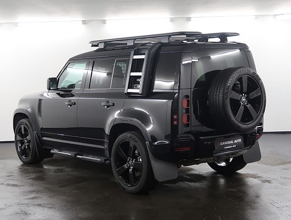 Land Rover Defender 2 of 30