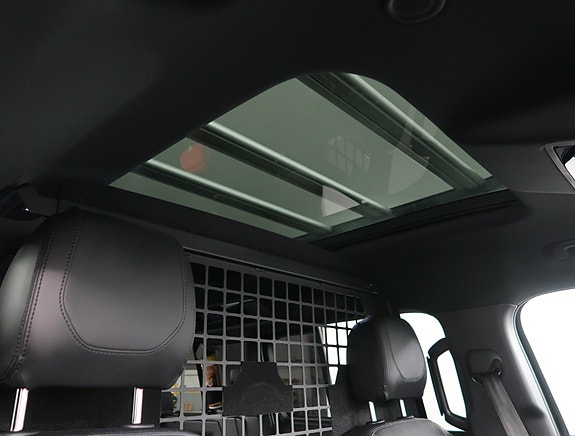 Land Rover Defender 30 of 30
