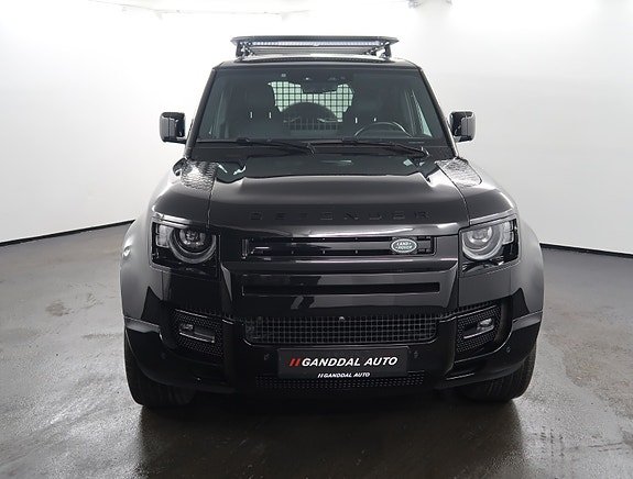 Land Rover Defender 5 of 30