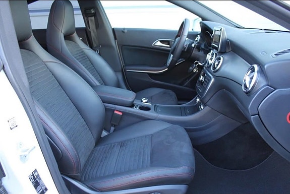Mercedes-Benz CLA200 8 of 15