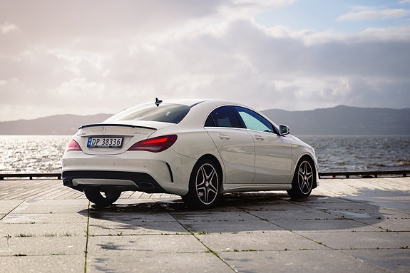 Mercedes-Benz CLA200 2 of 15
