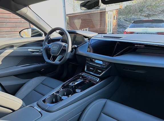 Audi e-tron GT 9 of 29