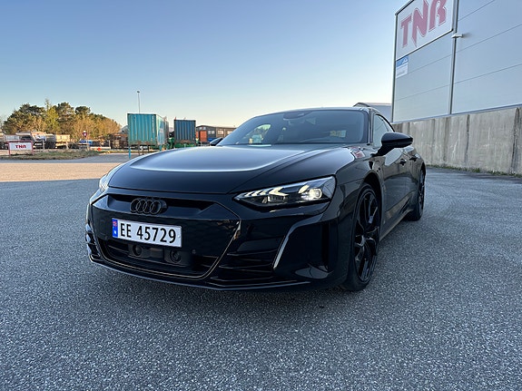 Audi e-tron GT 23 of 29