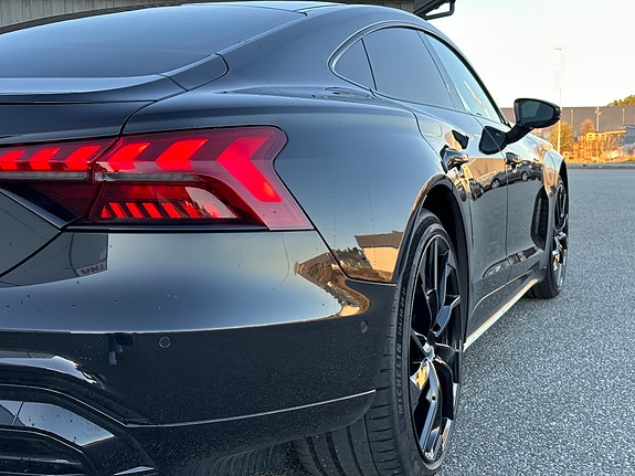 Audi e-tron GT 7 of 29
