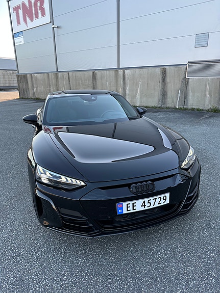 Audi e-tron GT 25 of 29