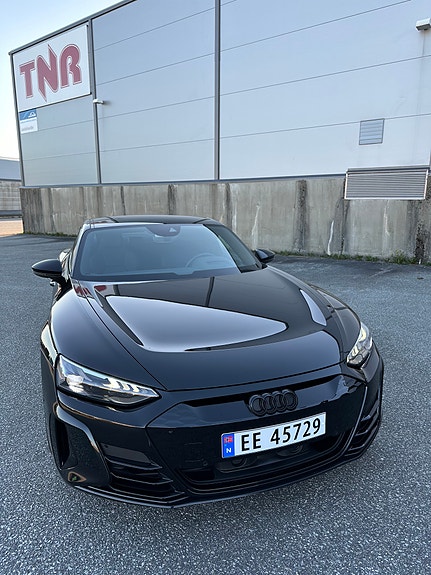 Audi e-tron GT 28 of 29