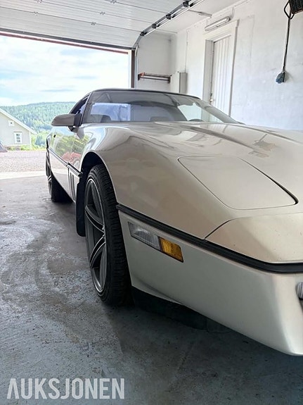 Chevrolet Corvette 5 of 24