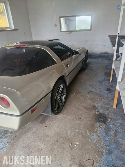 Chevrolet Corvette 8 of 24