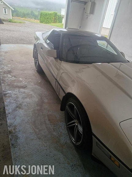 Chevrolet Corvette 6 of 24