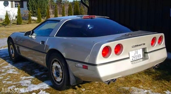 Chevrolet Corvette 2 of 24