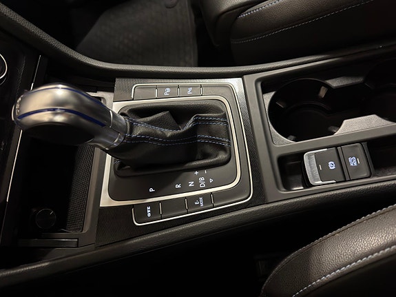 Volkswagen Golf VII 20 of 25