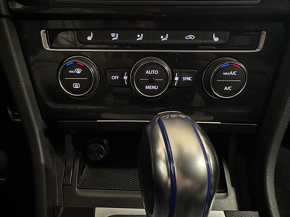 Volkswagen Golf VII 19 of 25
