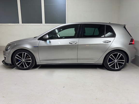 Volkswagen Golf VII 3 of 25