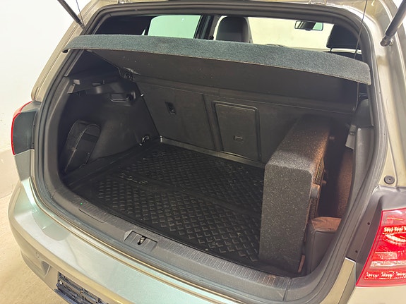Volkswagen Golf VII 25 of 25