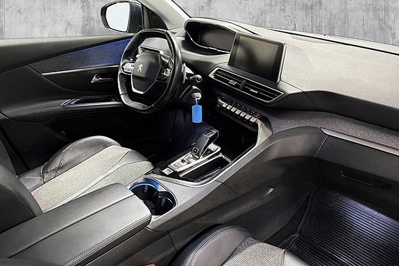 Peugeot 5008 16 of 25