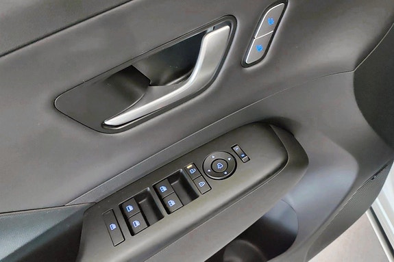 Hyundai Kona 11 of 24