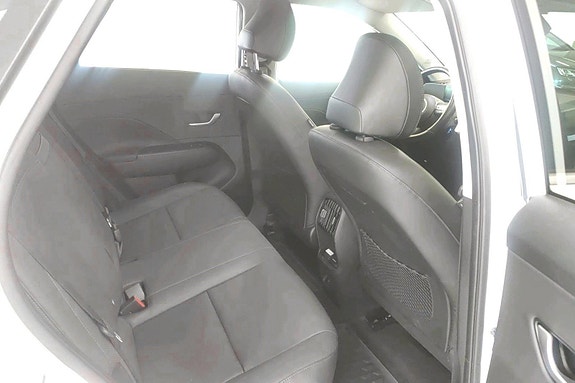 Hyundai Kona 13 of 24