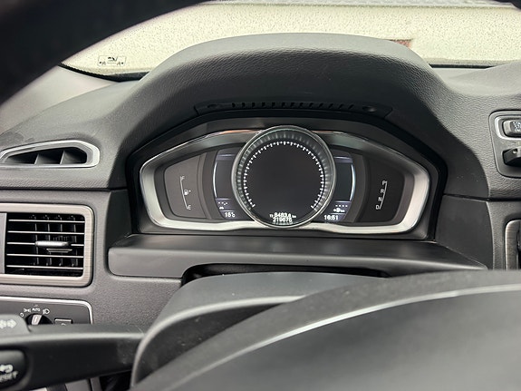 Volvo XC70 9 of 15