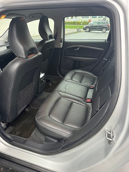 Volvo XC70 7 of 15