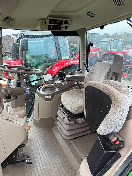 John Deere 6125R 8 of 11