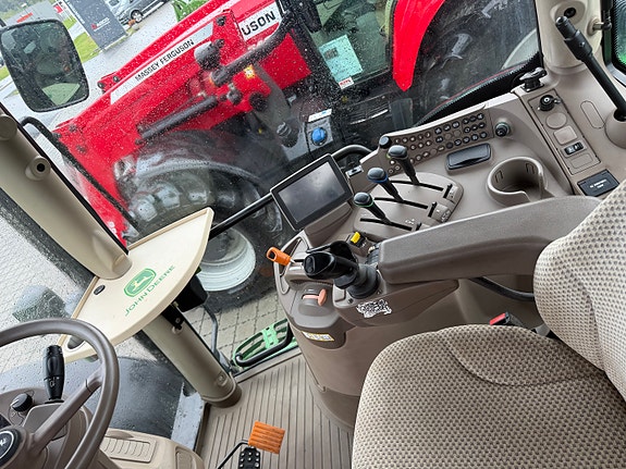 John Deere 6125R 6 of 11