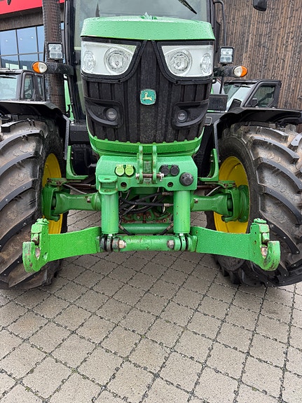 John Deere 6125R 3 of 11