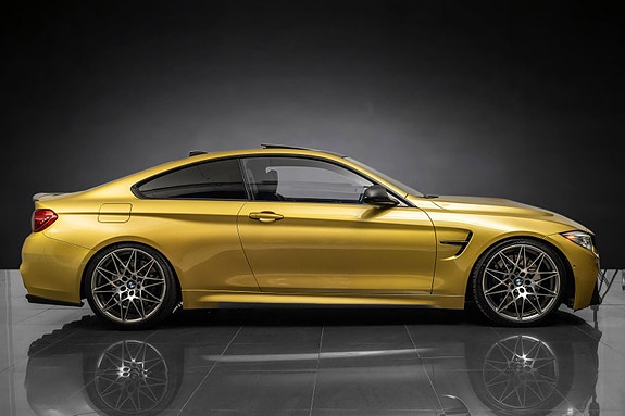 BMW M4 7 of 30