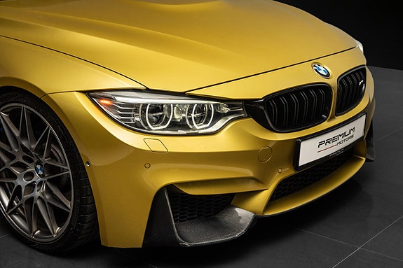 BMW M4 4 of 30