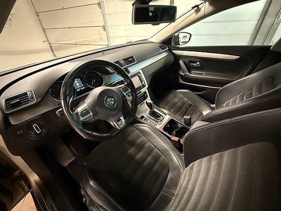 Volkswagen Passat CC 13 of 30