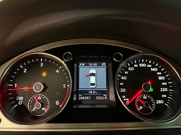 Volkswagen Passat CC 19 of 30