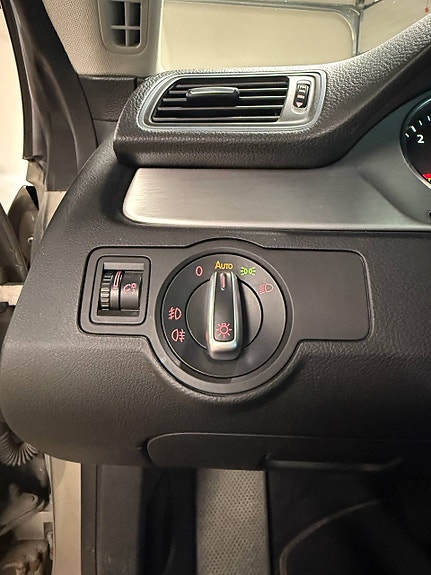Volkswagen Passat CC 20 of 30
