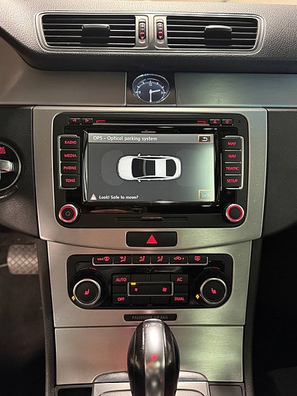 Volkswagen Passat CC 14 of 30