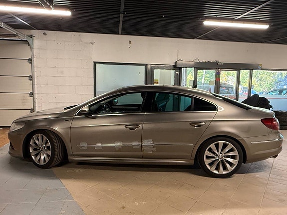 Volkswagen Passat CC 2 of 30