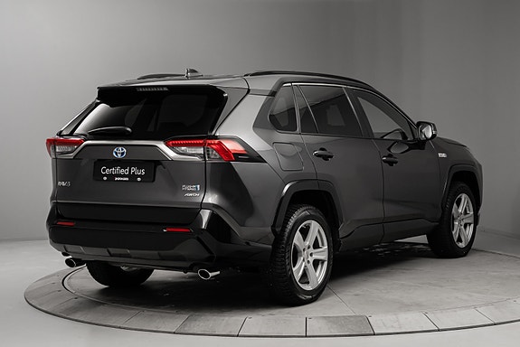 Toyota RAV4 4 of 30