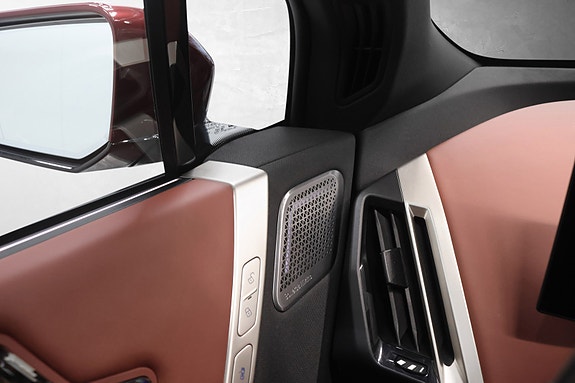 BMW iX 26 of 30
