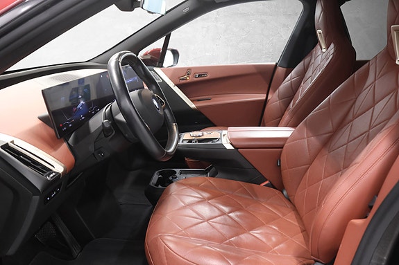 BMW iX 19 of 30