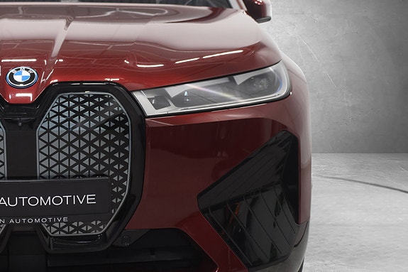 BMW iX 9 of 30