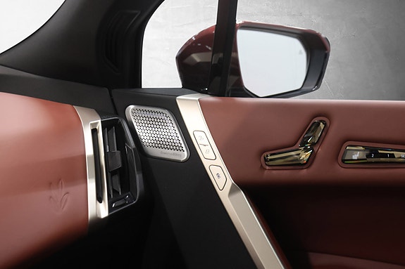 BMW iX 14 of 30