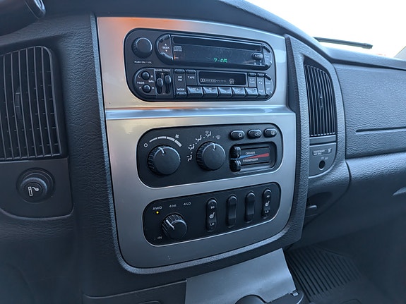 Dodge RAM 1500 18 of 30