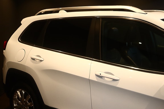 Jeep Cherokee 3 of 30