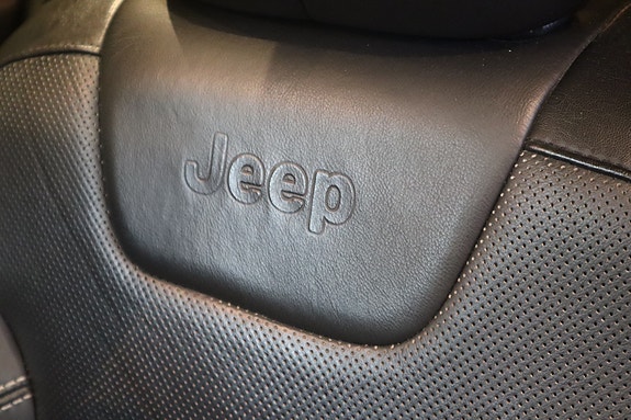 Jeep Cherokee 30 of 30