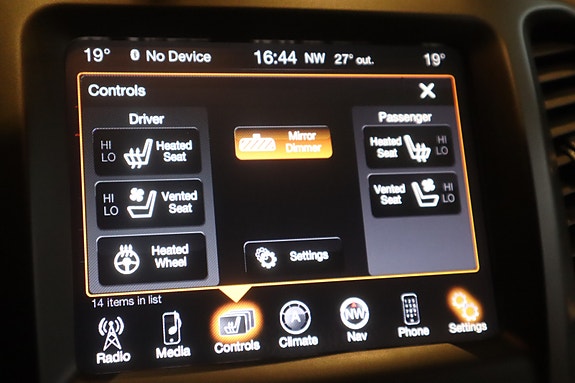 Jeep Cherokee 24 of 30