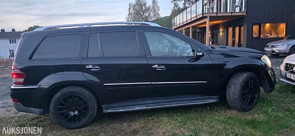 Mercedes-Benz gl 7 of 18