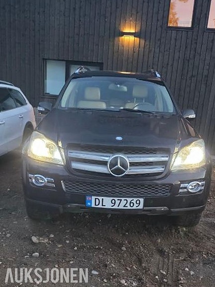 Mercedes-Benz gl 2 of 18