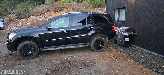 Mercedes-Benz gl 18 of 18