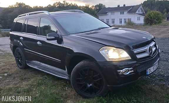 Mercedes-Benz gl 3 of 18
