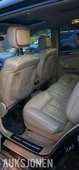 Mercedes-Benz gl 12 of 18